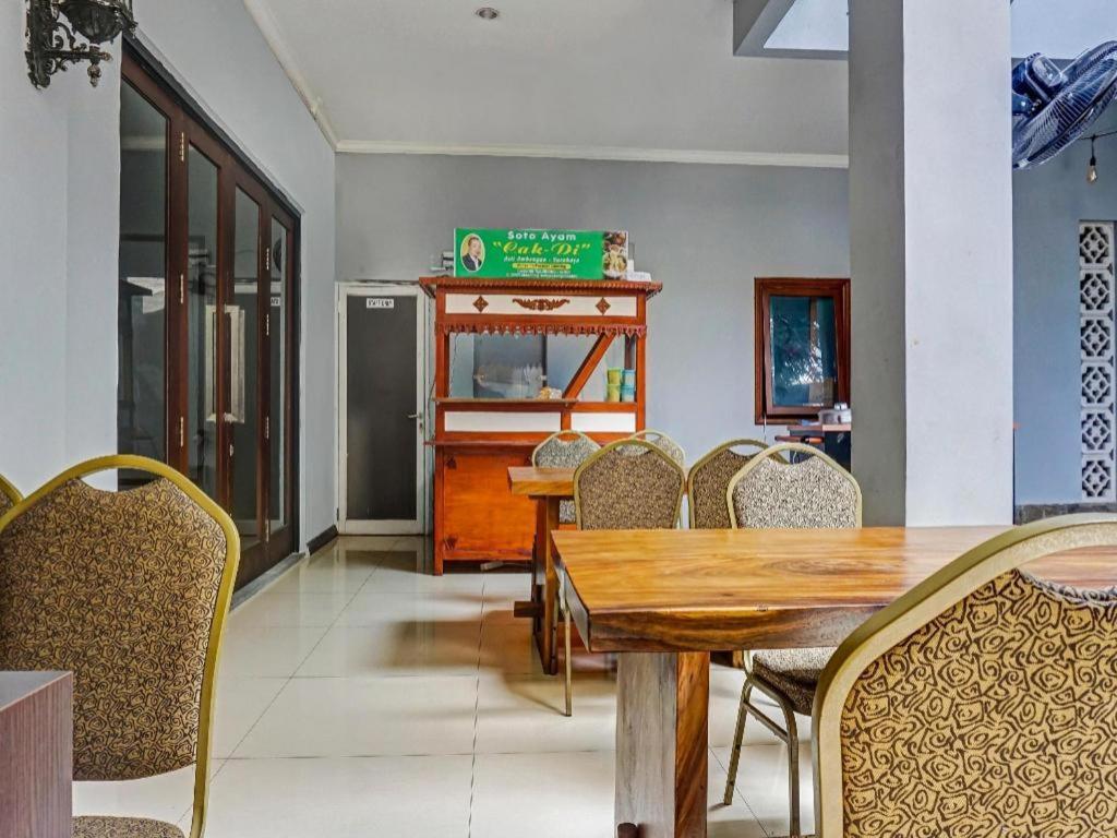 Super Oyo Capital O 91140 Ayodya Kebon Jeruk 2* Jakarta