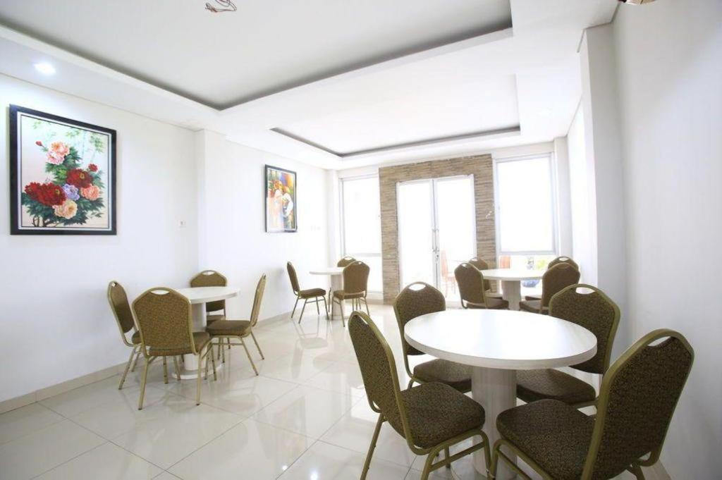 Super Oyo Capital O 91140 Ayodya Kebon Jeruk Hotel Jakarta
