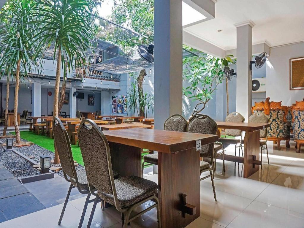 Super Oyo Capital O 91140 Ayodya Kebon Jeruk Hotel 2*