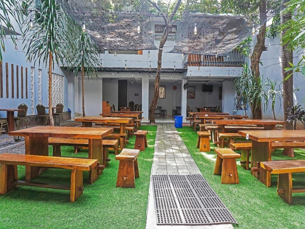 Super Oyo Capital O 91140 Ayodya Kebon Jeruk 2*